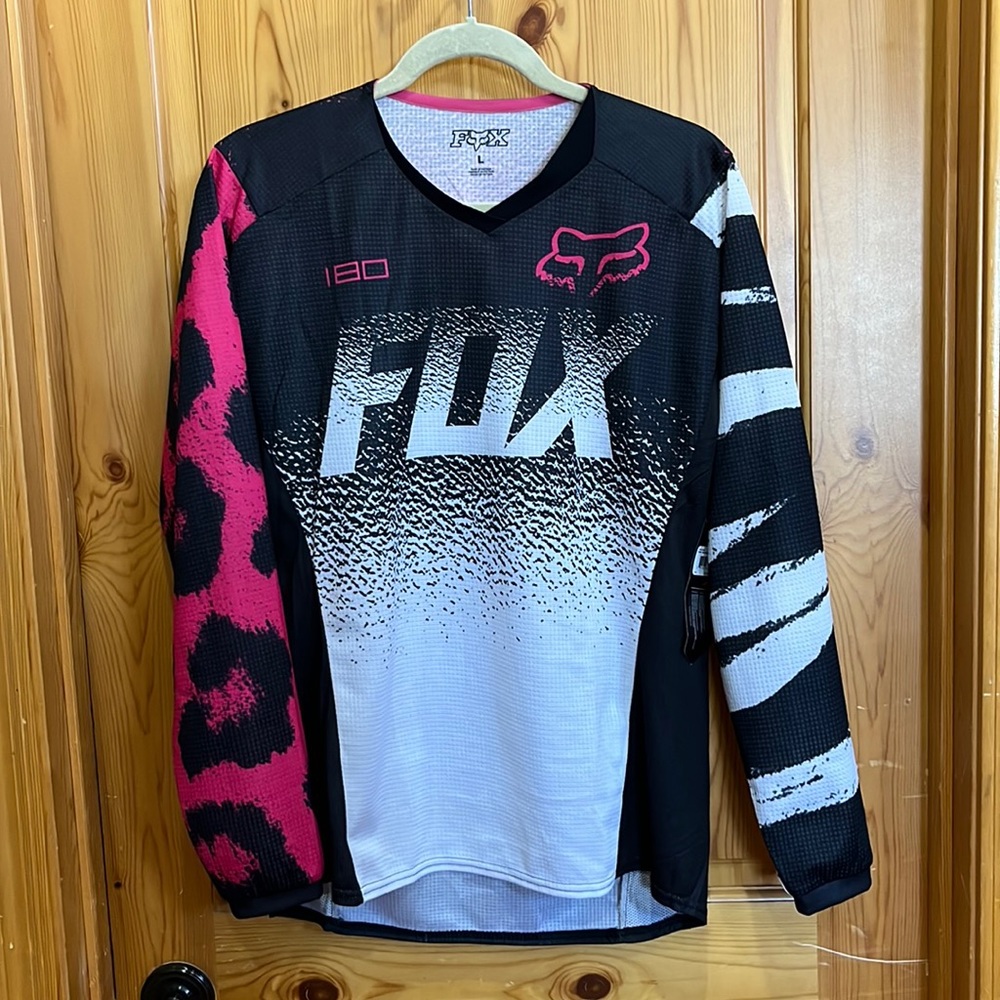 NWT FOX Woman’s Jersey